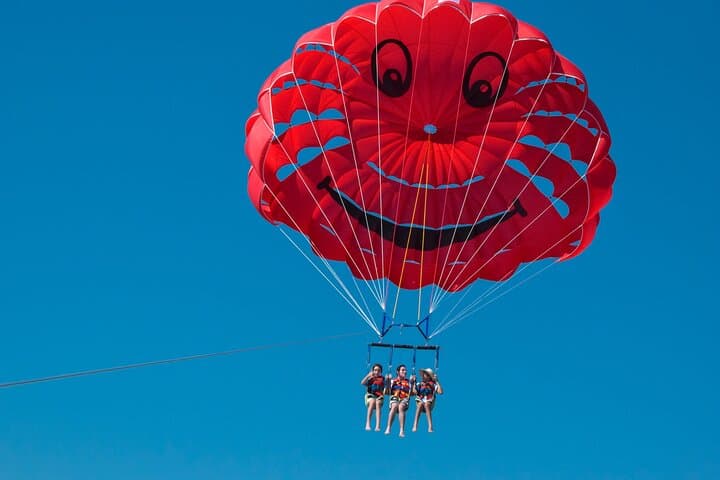 Parasailing Over Canet-Plage: 50m Tandem Flights Above the Pyrénées-Orientales Coast photo 4