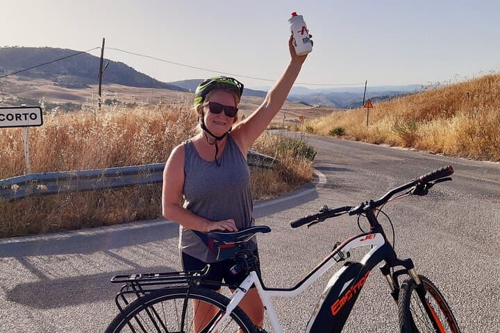E-Bike Wine & Tapas Tour from Ronda — Half-Day Through El Jaral, El Gastor & Montecorto photo 5