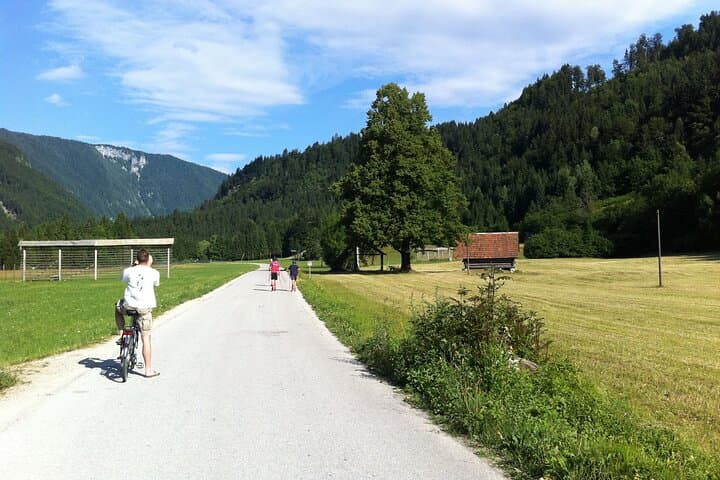 Explore Lake Bled by eBike: Full‑Day and Half‑Day Rentals for Scenic Rides photo 4