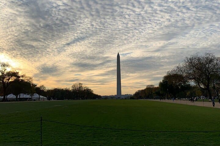 Inside Washington DC's Monument Loop: Private 4-Hour Sightseeing Tour (English/Spanish) photo 4