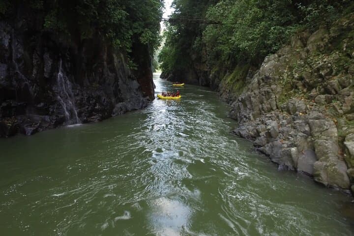 3-Day Pacuare River Rafting & Rainforest Lodge Experience, Costa Rica photo 3
