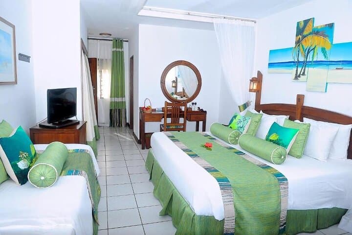 7-day-mombasa-tsavo-west-ziwani-all-inclusive-safari-and-beach-resort photo 5