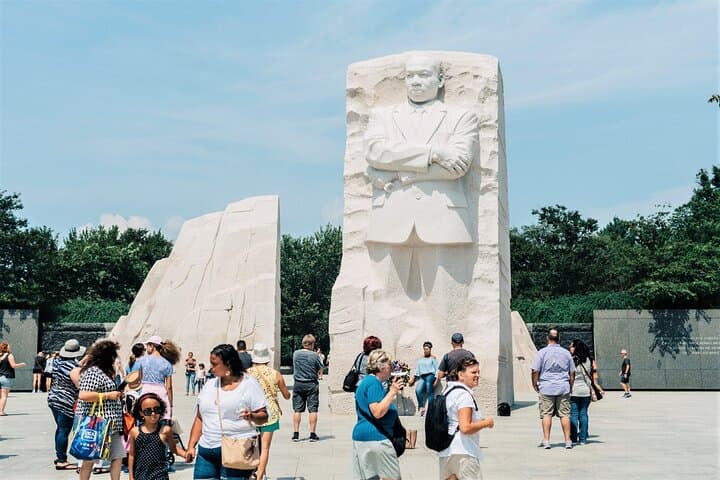 Washington DC Morning Monuments Bus Tour — White House, Lincoln Memorial & Optional U.S. Capitol Entry photo 4