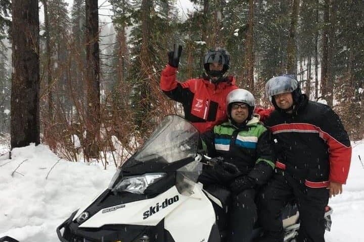 Day Trip to Leavenworth from Seattle: Stevens Pass, Wine Tasting & Seasonal Sleigh Rides photo 3