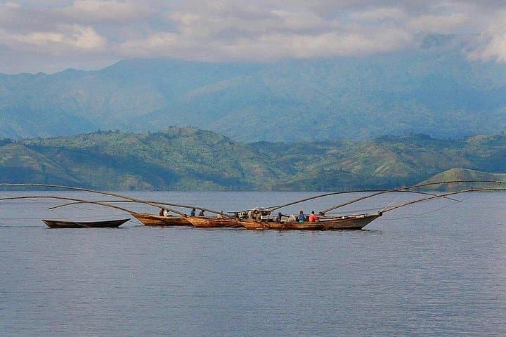 Lake Kivu Kayaking & Mashyiga Holy Rocks: 2-Day Private Trip from Kigali