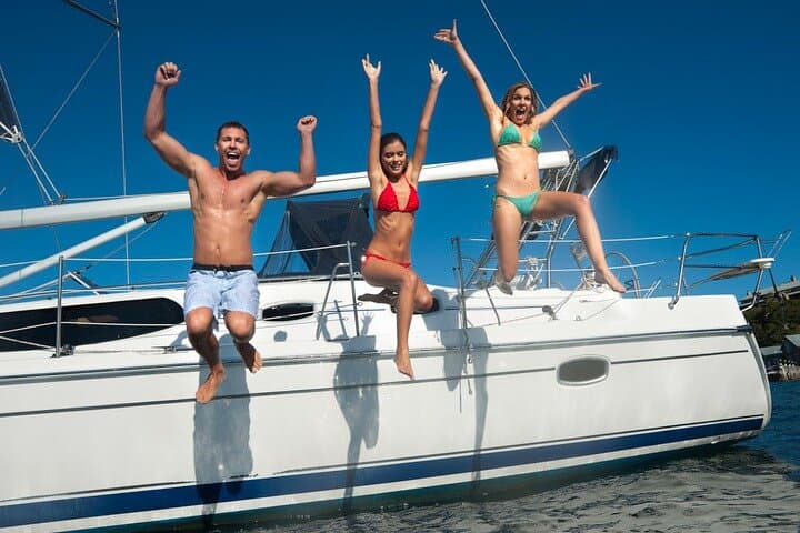 Private Boat Tour from Sao Paulo to Santos & Guaruja — Full-Day with Barbecue and Drinks photo 2