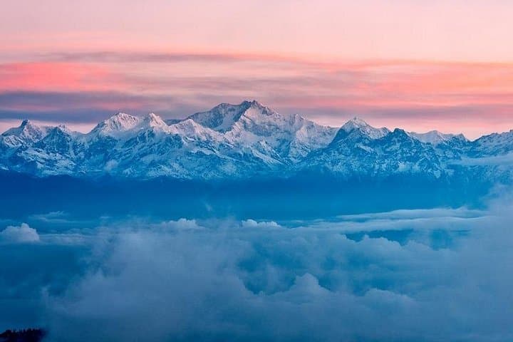 Sandakphu Singhalila Trek: Darjeeling to Phalut Ridge Camping and Himalayan Panorama photo 5