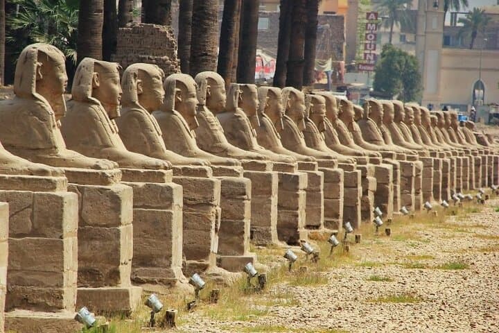 4-Day Nile Cruise from Aswan: Temples, Felucca Sails & Hot-Air Balloon photo 3
