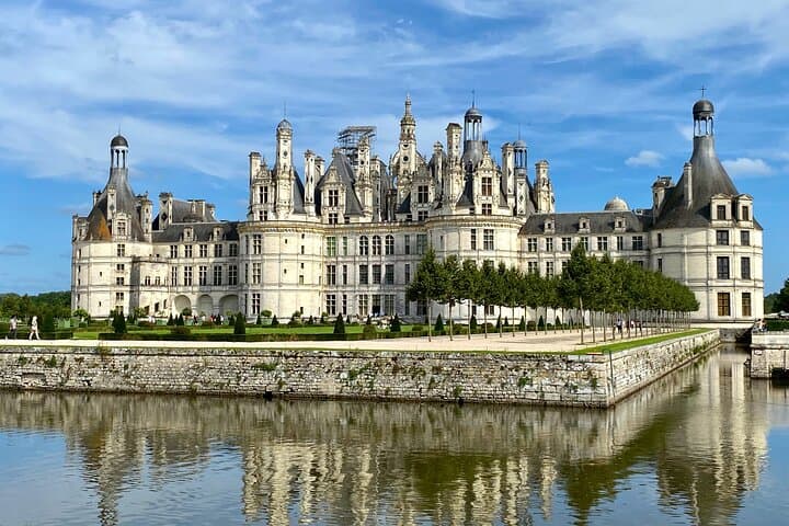 2-Day Private Loire Valley Castles Tour from Paris — Chambord, Chenonceau & Wine Tasting photo 3