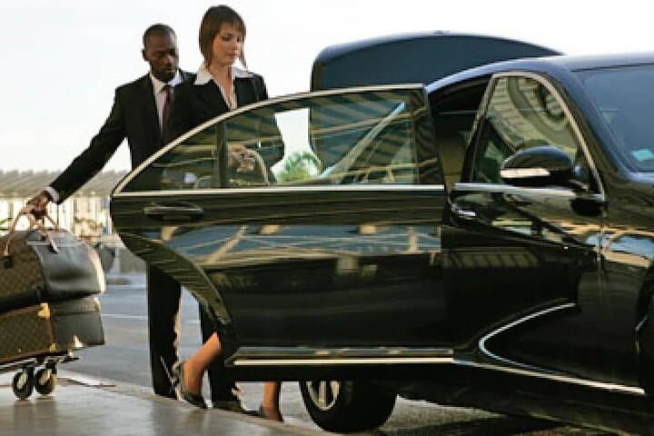 St. Maarten Red Carpet Private Airport Transfer: Smooth Arrival with VIP Perks