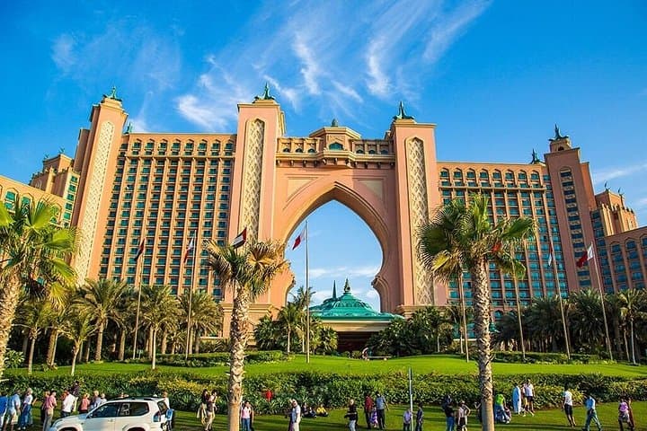 Private Arrival Transfer Dubai Airport (DXB) to Dubai — Meet & Greet, Sanitized Vehicles photo 4