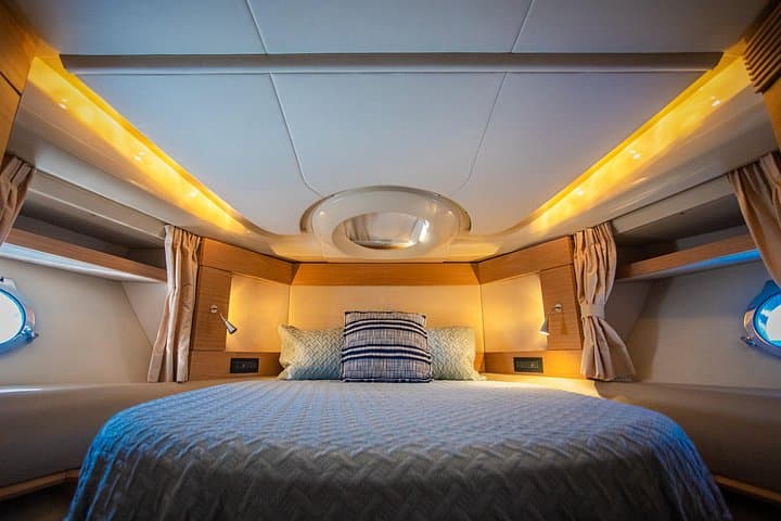 Private 43ft Azimut Yacht: 4-Hour Riviera Maya Charter with Food & Drinks photo 4