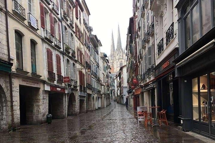 Private French Basque Coast Tour: Bayonne, Biarritz & Saint-Jean-de-Luz photo 4