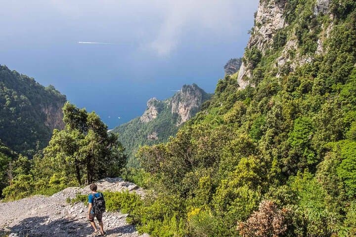 Stress-Free Transfer to the Path of the Gods: Positano to Bomerano Hiking Shuttle photo 3