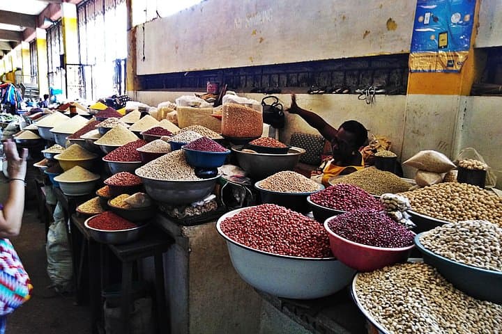 Nima Market Walking Tour: Street Food, Crafts & Community Life in Accra
