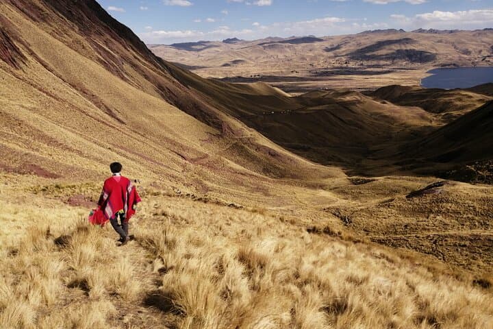 Pallay Poncho Private Day Hike from Cusco — Layo Lagoon & Andean Highlands photo 6
