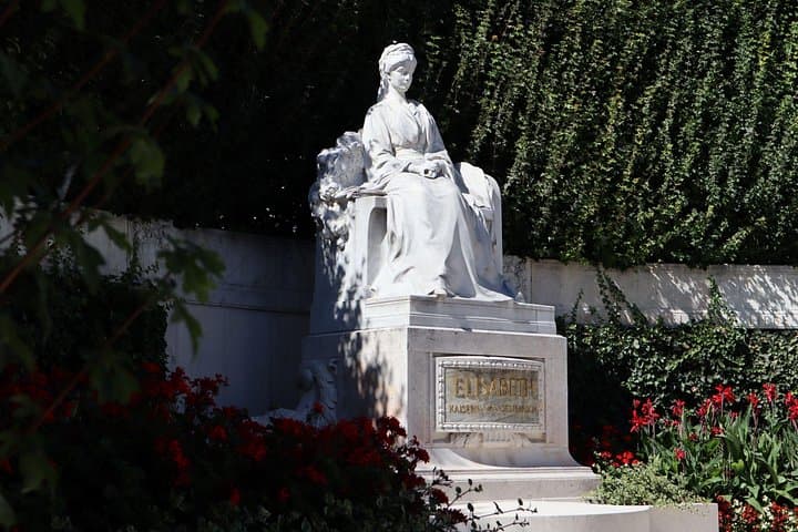 Walking with Sisi: A Two‑Hour Vienna Tour from Volksgarten to the Capuchin Crypt photo 2