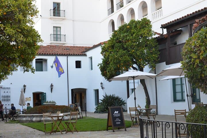 Santa Barbara Scavenger Hunt Walking Tour: Interactive State Street City Game photo 6