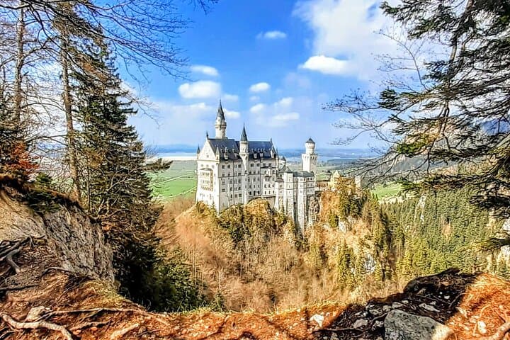Skip-the-Line Neuschwanstein & Linderhof Castle Day Tour from Munich photo 3