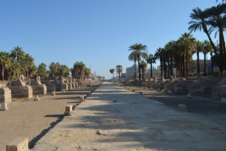 4-Day Nile Cruise from Aswan: Temples, Felucca Sails & Hot-Air Balloon photo 4