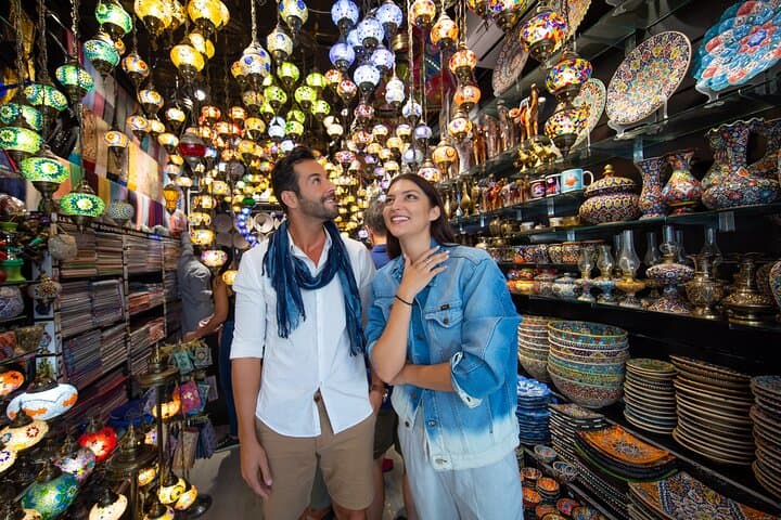 Dubai Traditional Shopping Tour: Private Souk, Gold & Spice Experience