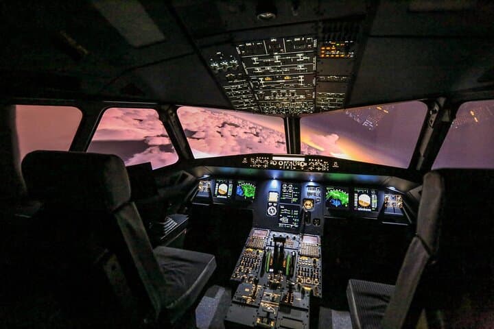 Take the Controls: Private Airbus A320 Flight Simulator in Paris photo 3