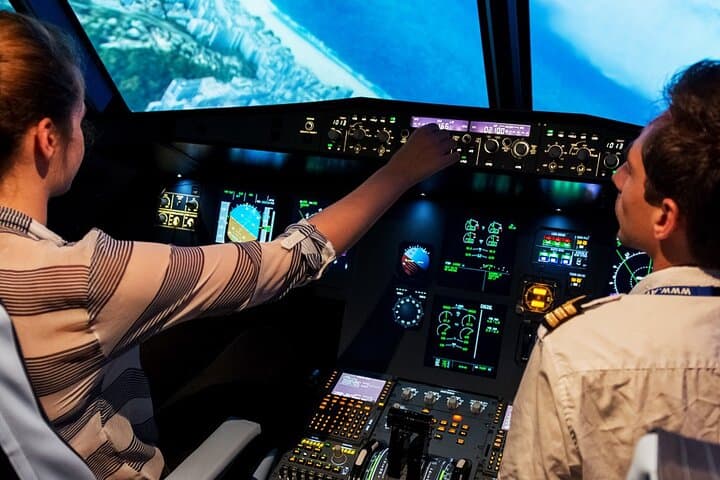 Take the Controls: Private Airbus A320 Flight Simulator in Paris photo 6