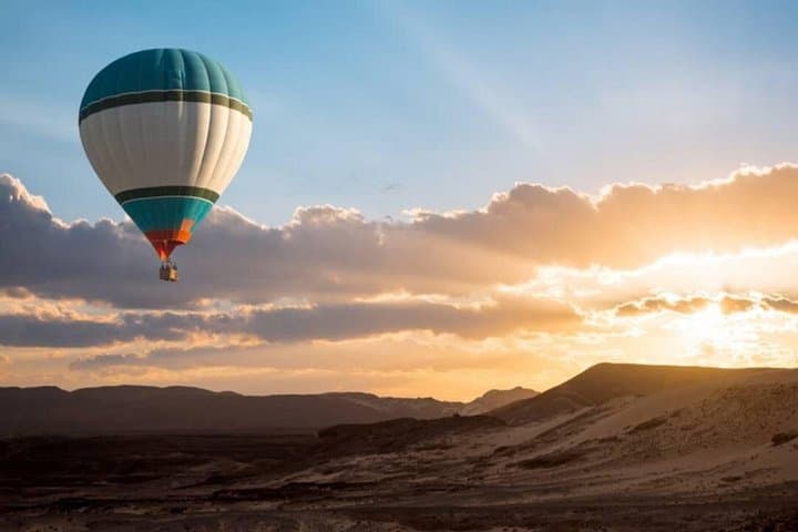 Sunrise Hot Air Balloon Over Dubai Desert Conservation Reserve photo 2