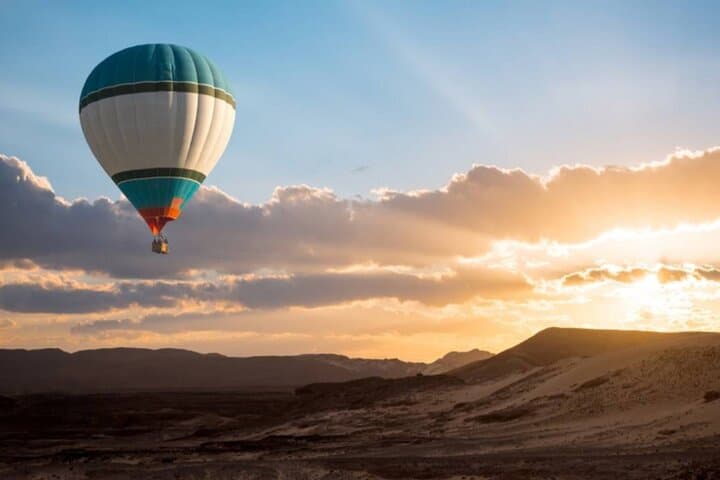 Sunrise Over the Sands: Dubai Hot Air Balloon Experience in the Desert Reserve photo 5