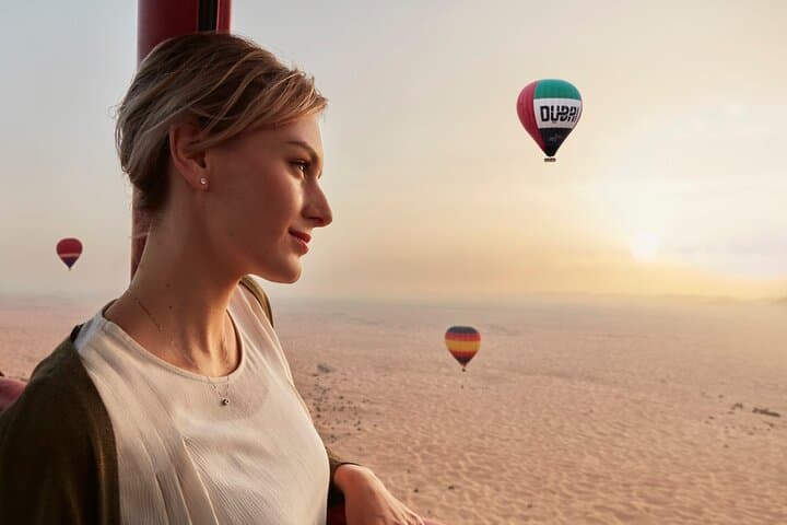 Dubai Desert Hot Air Balloon Sunrise Flight with Falcon Show photo 6