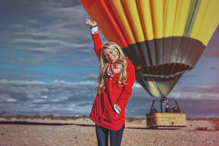 Dubai Desert Hot Air Balloon Ride with Falcon Show and Camel Encounter photo 4