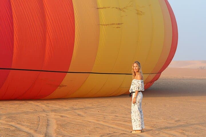 Sunrise Hot Air Balloon Over Dubai Desert — Falcon Show & Arabian Breakfast