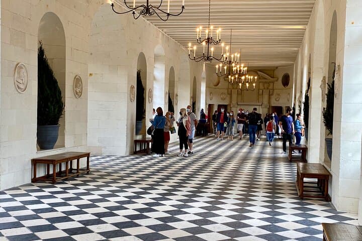 Two-Day Loire Valley Castles: Guided Small-Group Tour from Paris with Wine Tasting photo 3