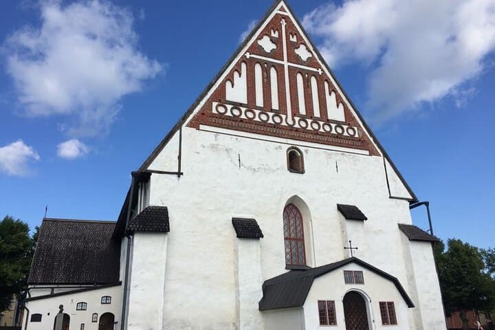 Porvoo Day Trip from Helsinki: Guided Old Town Walking Tour