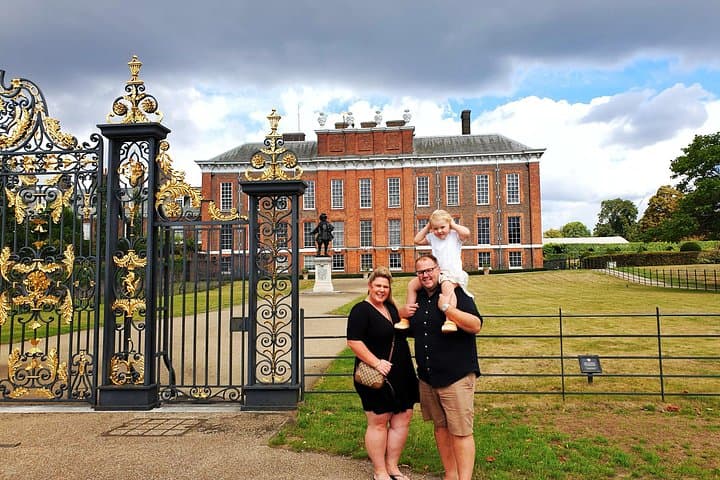 Maximize Your Heathrow Layover: Billy's Black Cab Private Tour of London photo 3