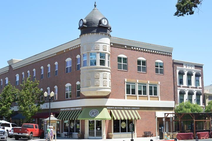 Paso Robles Scavenger Hunt: A Self-Guided Walking Game Through Downtown