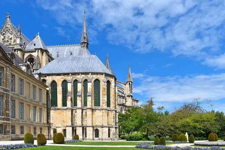 Self-Guided e-Scavenger Hunt in Reims: Cathedral to Champagne Trail photo 3