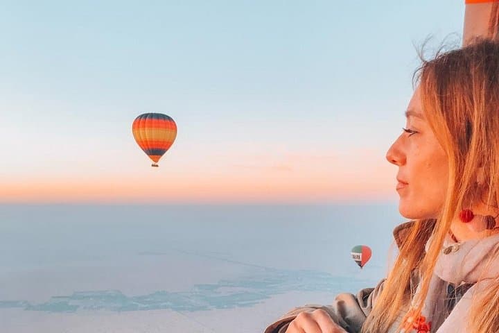 Sunrise Hot Air Balloon Over the Dubai Desert with Falcon Show photo 4