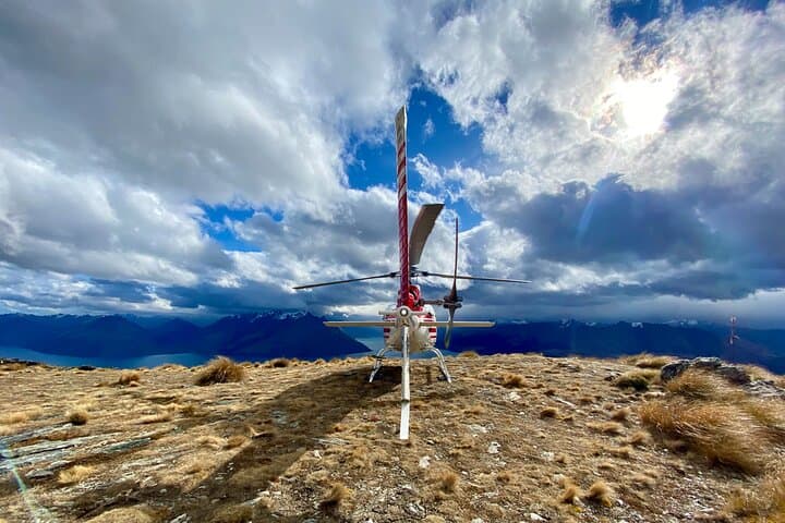 Remarkables Helicopter Landing: 25-Minute Scenic Flight from Queenstown photo 2