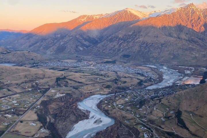 Remarkables Helicopter Landing: 25-Minute Scenic Flight from Queenstown photo 5