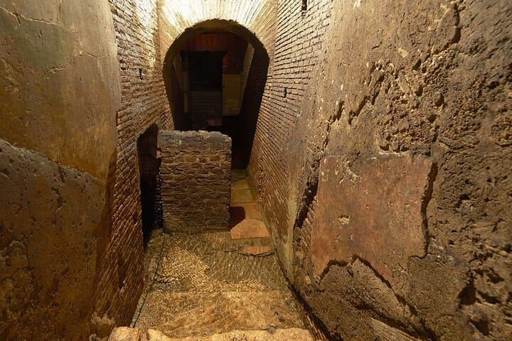 Rome’s Secret Fountains & Vicus Caprarius: Two-Hour Walking Tour from Piazza Venezia photo 3