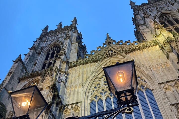 Explore Medieval York: Full City Walking Tour in Spanish photo 2