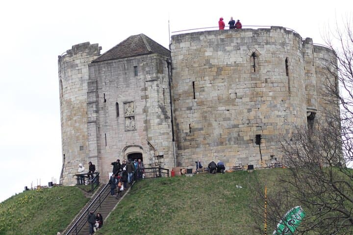 Explore Medieval York: Full City Walking Tour in Spanish photo 5