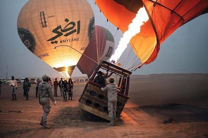 Dubai Desert Hot Air Balloon Sunrise — Falcon Show & Arabian Breakfast photo 3