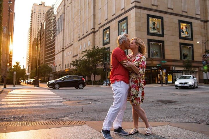 Chicago Photo Experience: Private Urban Photo Shoot in Iconic Locations photo 1