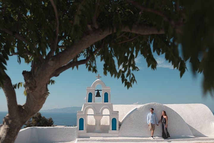 Santorini Professional Photo Shoot: Private Photographer & Best Locations photo 6