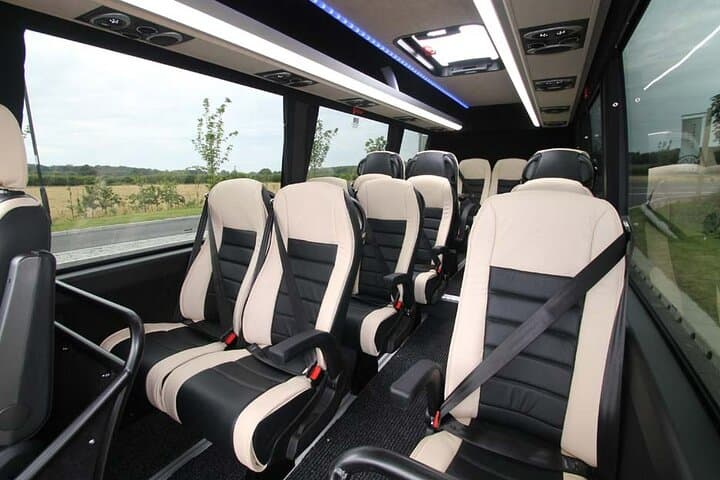 Private Transfer: Seattle Downtown to SEA Airport — Reliable Minibus & SUV Service photo 3