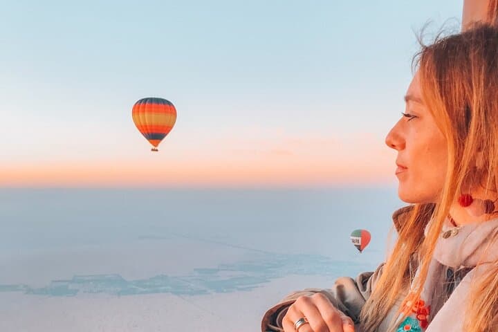 Sunrise Hot Air Balloon Over Dubai Desert — Half-Day Flight with Falcon Show photo 3