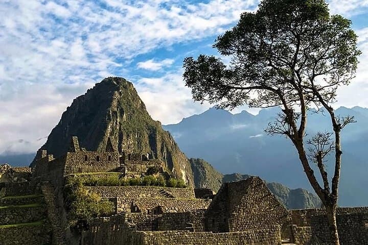 Machu Picchu Jungle Private Trek 4D/3N — Bike, Hike, Raft & Explore Machu Picchu photo 4