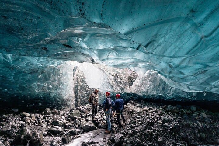 4-Day Iceland Adventure: Golden Circle, South Coast, Volcano Hike & Northern Lights